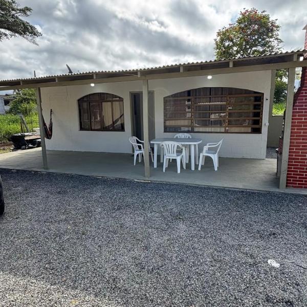 Casa praia a 1 quadra do mar com churrasqueira