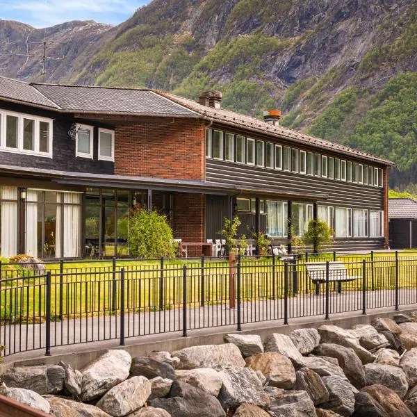 Sogn Hotel، فندق في Vadheim