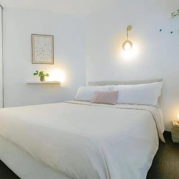 Fabula - Studio & Private Rooms, hotelli kohteessa Bologna