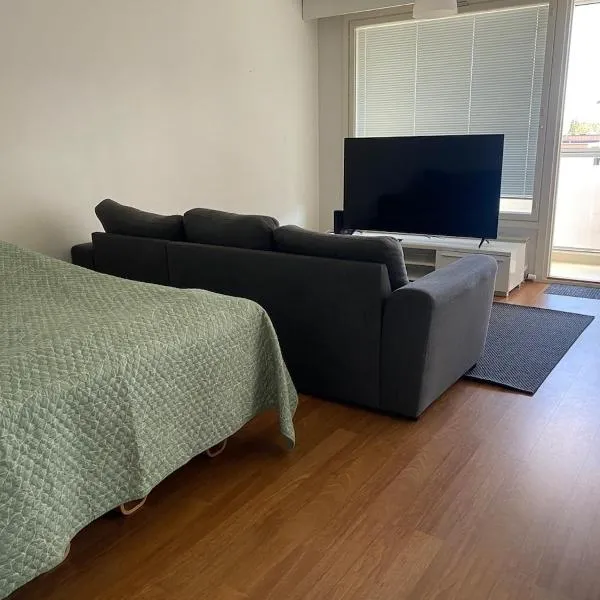 Huttu 3 - tilava kolmio mahtavalla sijainnilla, hotel di Iisalmi