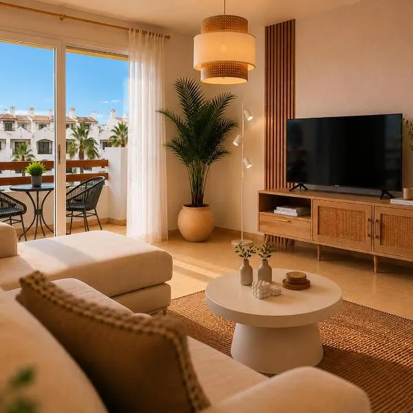 Marina Golf Suites by Noble Sky-3, отель в городе Лос-Алькасарес