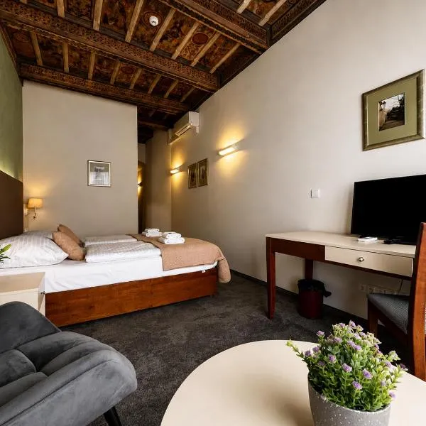 The Golden Wheel Hotel, hotel em Praga