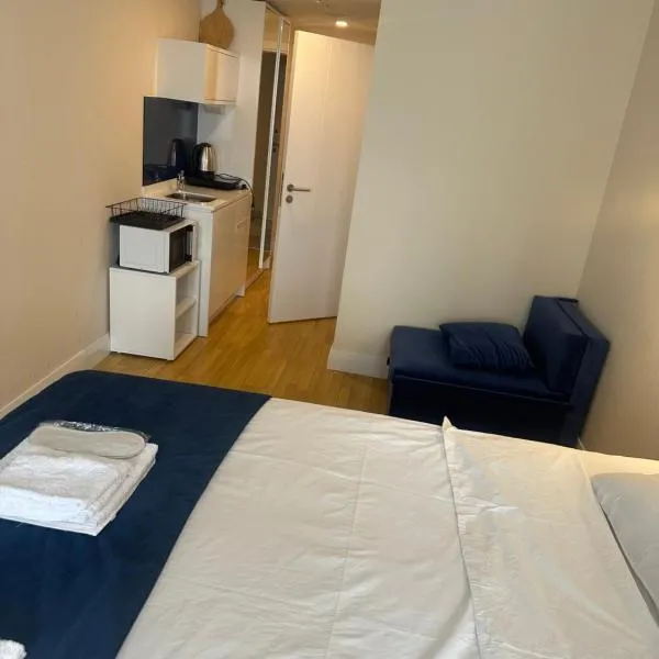 Room 2218、バトゥミのホテル
