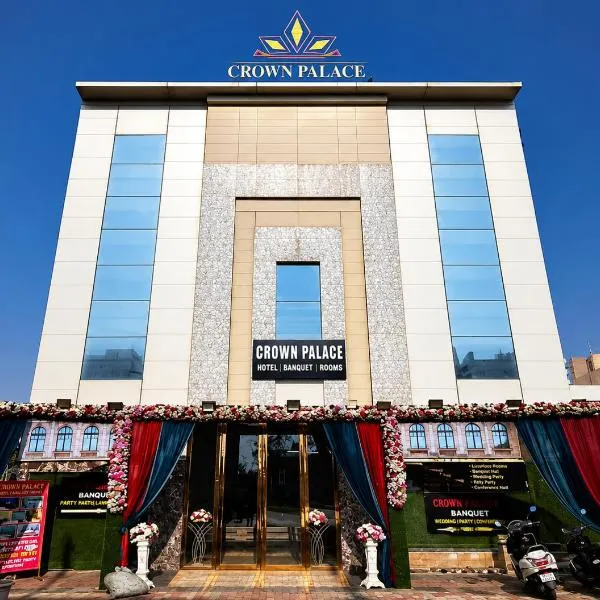 가지아바드에 위치한 호텔 Hotel Crown Palace - Hotel in Vasundhara Sector 5