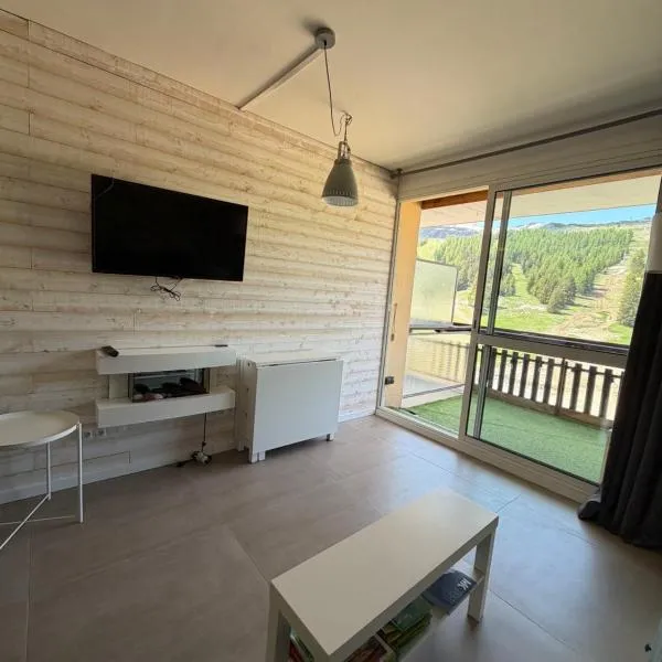 Appartement Sud Bois d'Aurouze pied des pistes – hotel w mieście Superdevoluy