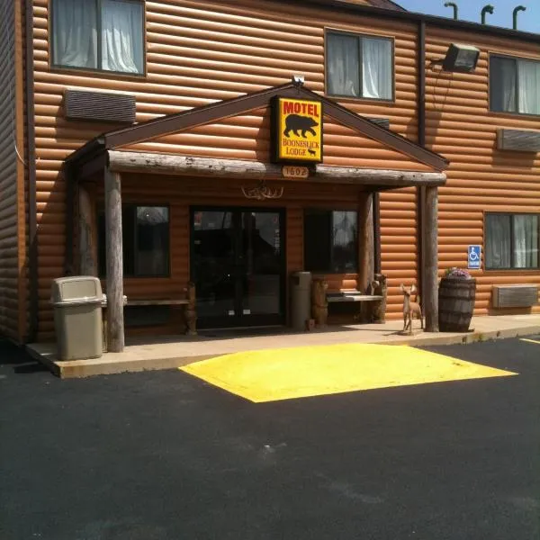 Booneslick Lodge - Neosho, hotell i Neosho