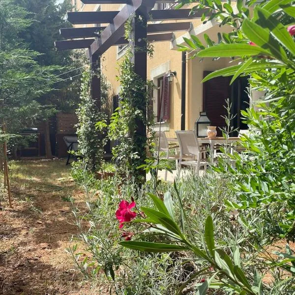The Garden Apartment at the Edge of Kamenjak, hotel in Premantura