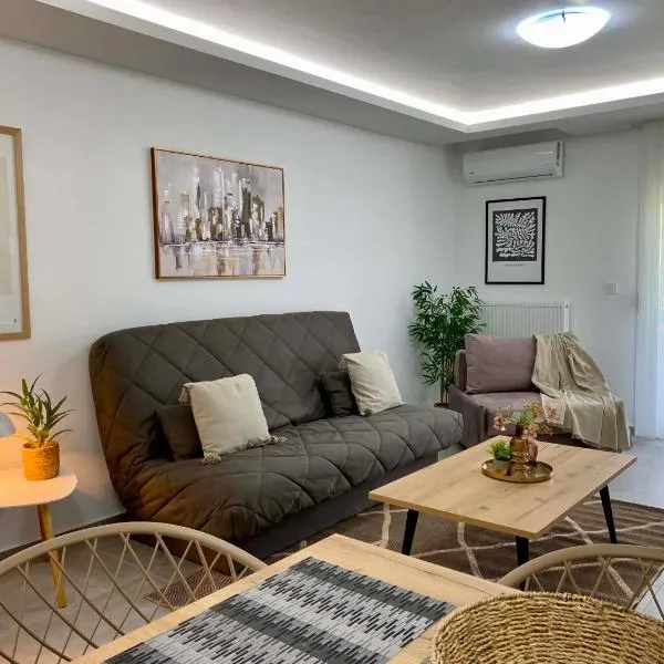 Margarita's apartment 4, hotel din Néa Péramos