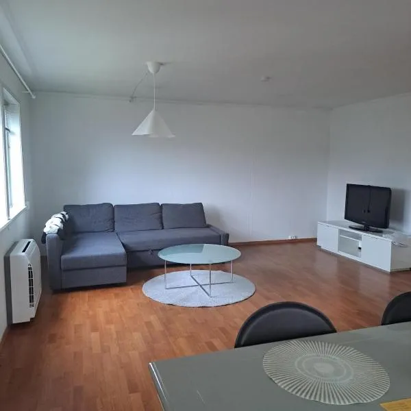 Bright and spacious home with good, отель в городе Klepp