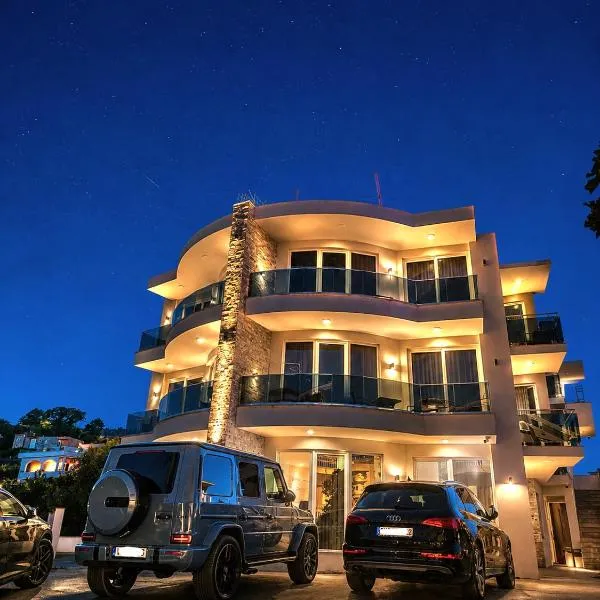 M H Luxury Residences、ウルツィニのホテル