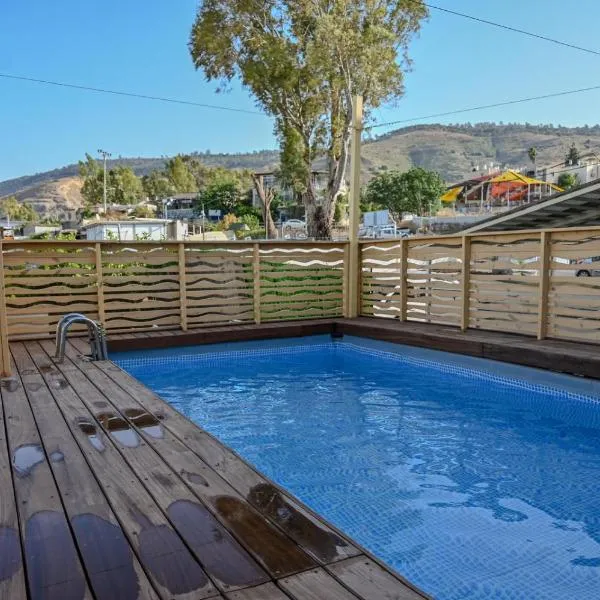 Domos Tiberias - Heated pool דומוס טבריה- בריכה מחוממת דקת הליכה לממד, Hotel in Tiberias