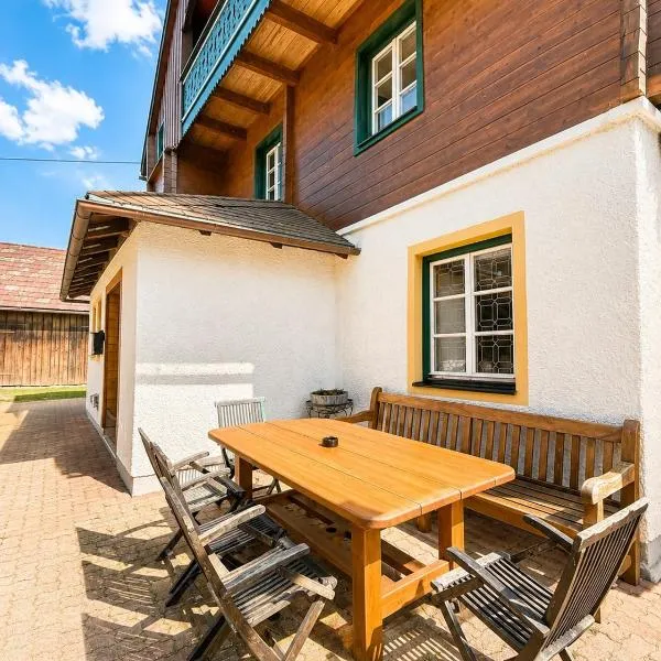 Landhaus Sunnberg، فندق في Gersdorf