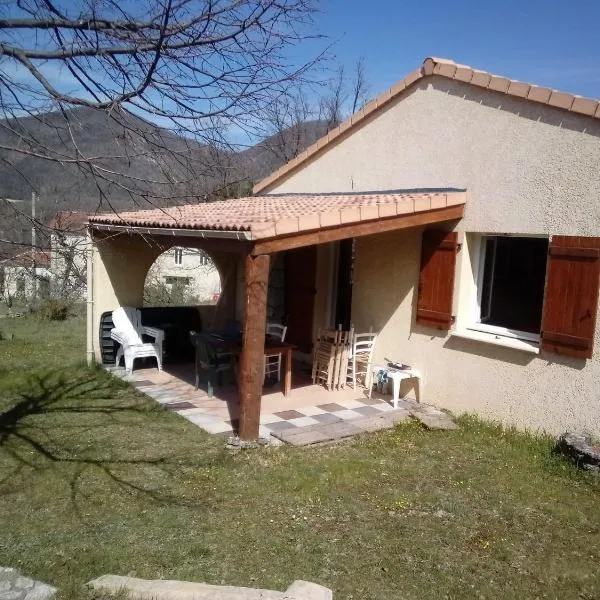 Chambre à louer dans villa ou Location maison entière، فندق في Montjoux
