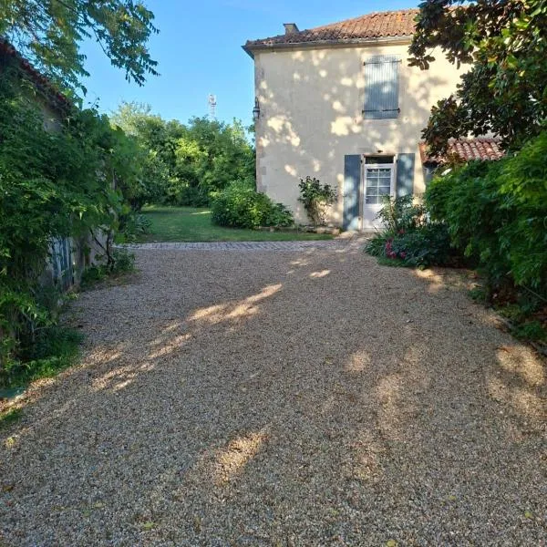 La Glycine, Maison de vacances à Luçon en Sud Vendée au calme โรงแรมในลูซง
