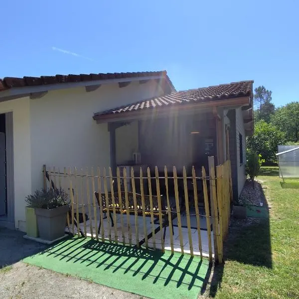 Le petit nid dans les bois, hotel en Castres-Gironde