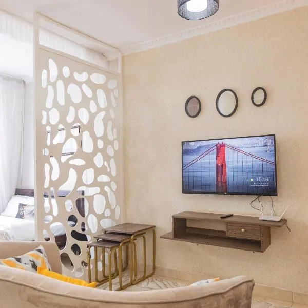 Modern Airport Studio apartment 5 mins to JKIA &SGR,Fast Wi-Fi,Ideal for layovers and longstays، فندق في نيروبي