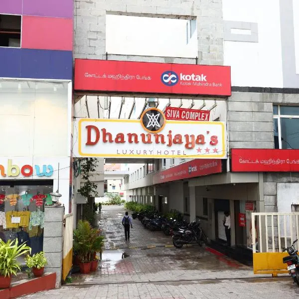 Dhanunjayas Luxury Hotel, hotel di Hosur