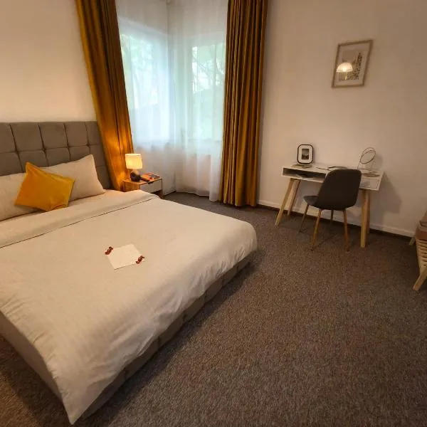 Baroc Boutique Hotel, hotel a Topliţa