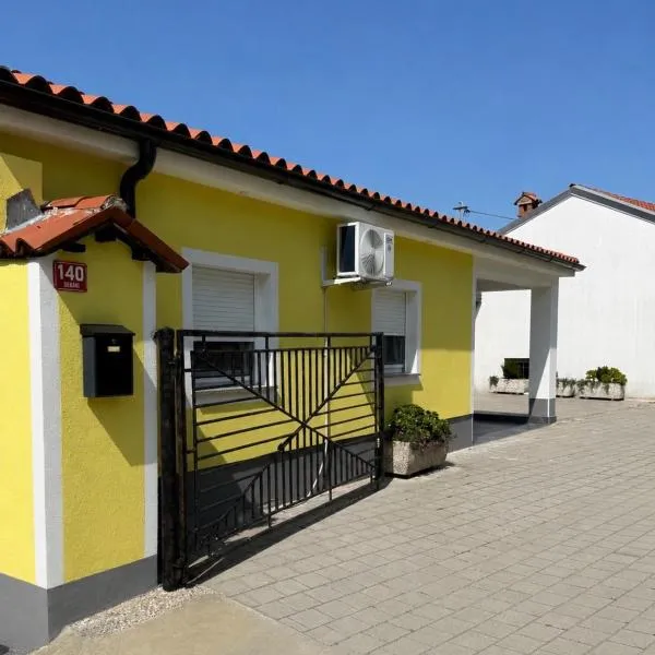 Apartment Zart 1, hotel u gradu 'Dekani'