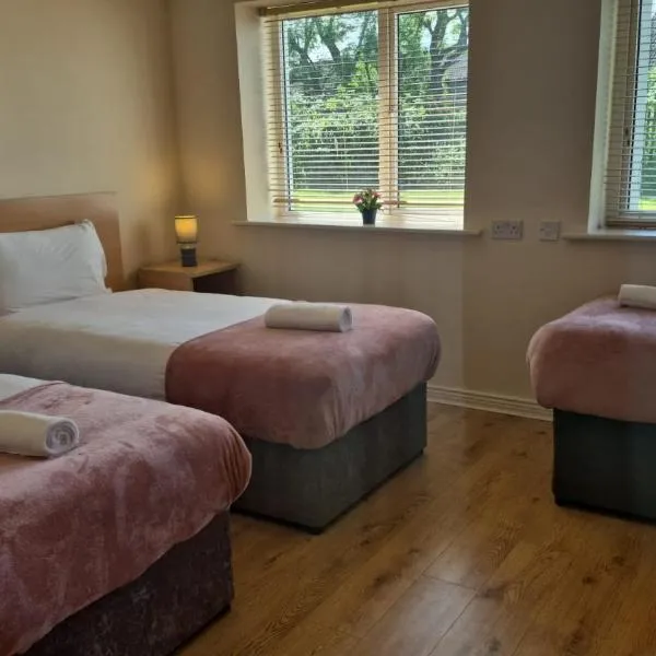 Large two bedroom apartment Athlone, hotel in Athlone