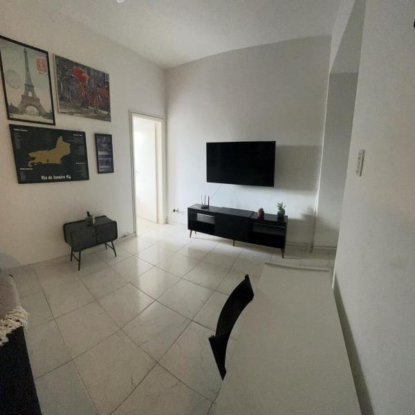 Flamengo Modern Apt, Metro and Beach 5 min away