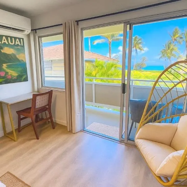Ocean view AC, pool hot tub coconut marketplace, hotel u gradu 'Kapaa'