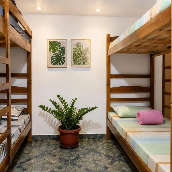 Hostel Goiabeiras com Piscina Próximo à Arena Pantanal, hotel a Cuiabá