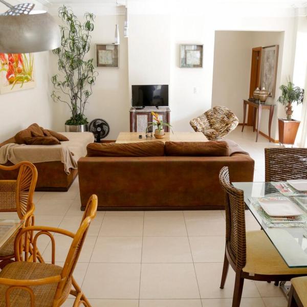 Apto completo apenas 50 m da praia - para 10 hóspedes - 4 quarto - 4 banheiros com vaga de garagem e kit praia, para grupos e família - Foto 4