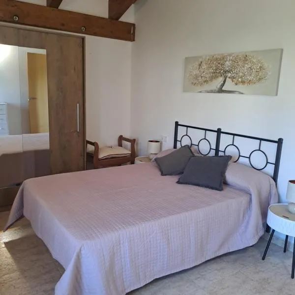 Adahuesca Apartamento La Pilarica, hotel a Adahuesca
