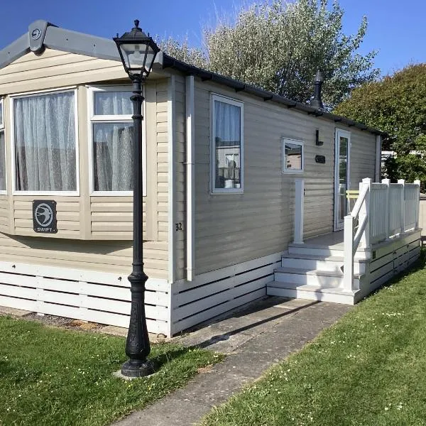 Cosy Costal Escape, hotelli kohteessa Westward Ho