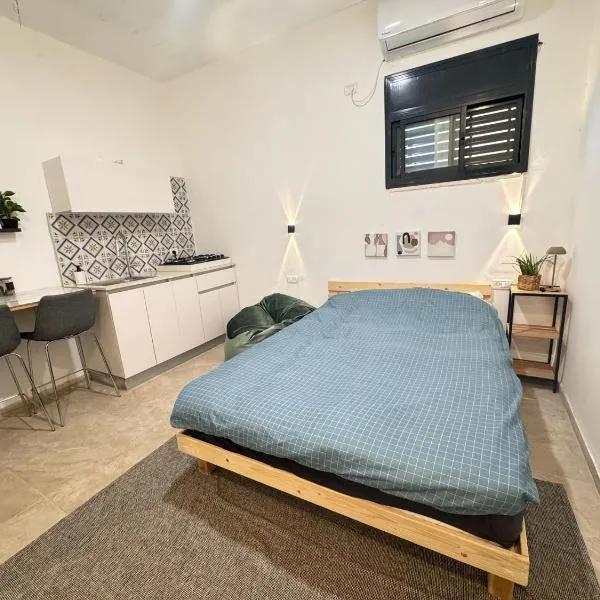 קסם צפתי- סטודיו, Hotel in Safed