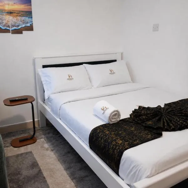 PhstudioKe- modern studio with rooftop views, fast Wi-Fi &free parking near CBD, hotel Nakuruban
