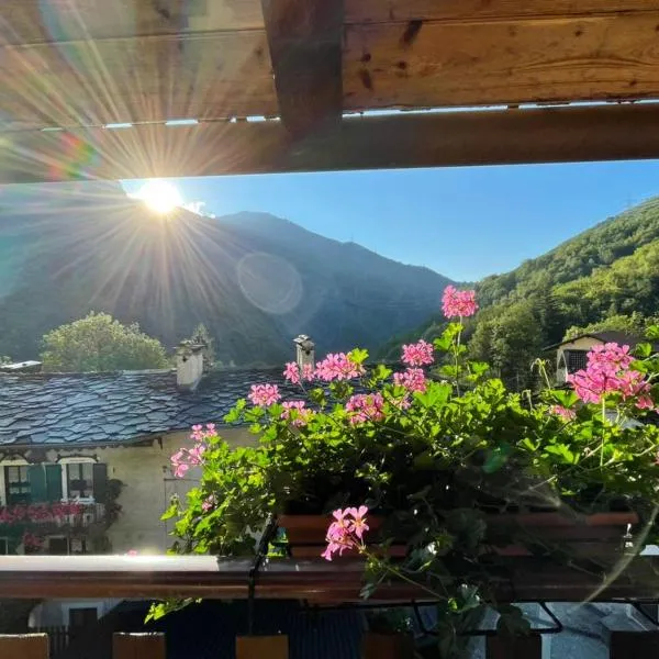 Sotto il Cielo, Balcone panoramico sul borgo di Ingria, hotel a Ingria