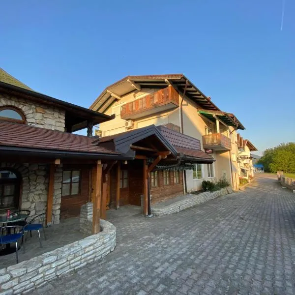 Estrada Cazin, hotell i Ostrožac