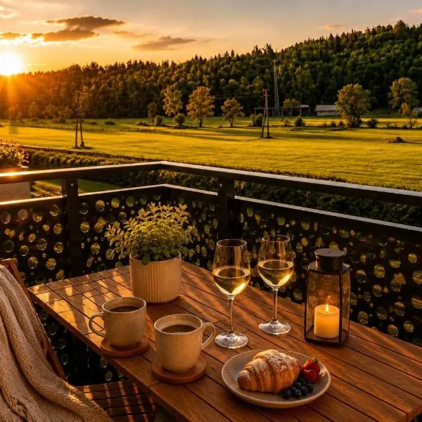 Romantic Sunset Retread with E-Bikes & Terrace โรงแรมในVelika Loka