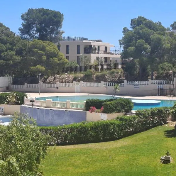 Salou Beach Apartment with private Pool, hotel a Salou