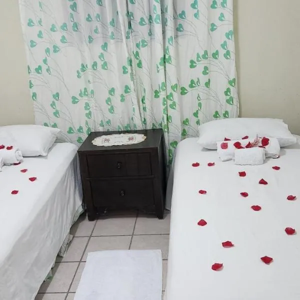 Hilltop View Guesthouse โรงแรมในคาสทรีส