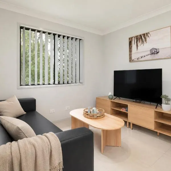Smart Suites Self Check-in Apartments - Freney Park Disk Golf Course, hotel sa Brisbane