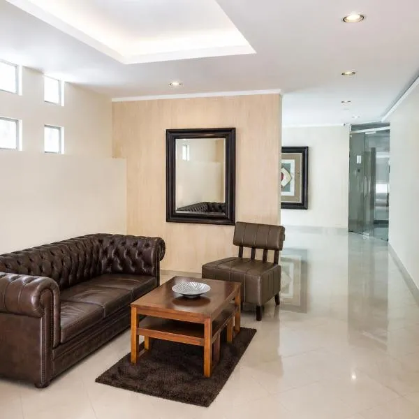 Bella Suit amoblada, sector exclusivo La Carolina., hotell i Quito