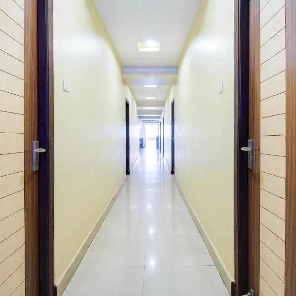 OYO Hotel O Allipuram Near Railway Station, hotel u gradu Visakapatnam