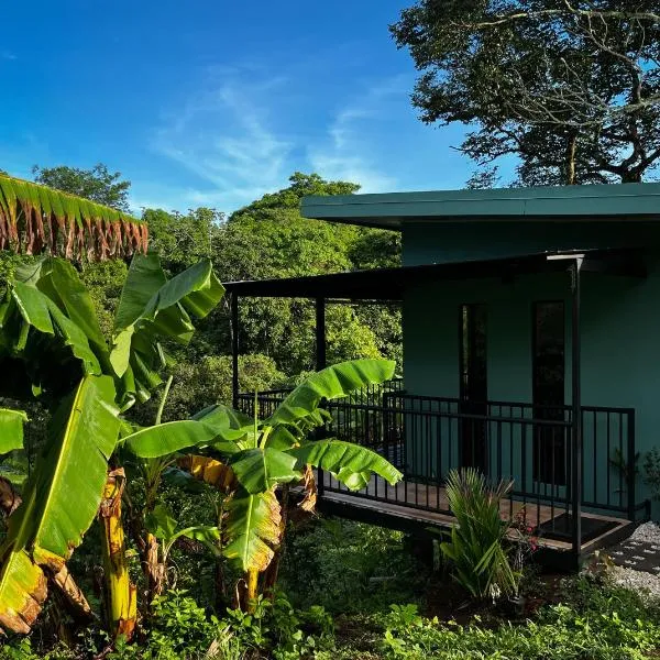 Caladium House - Nature Escape near SJO Airport, hotel u gradu 'Mercedes'