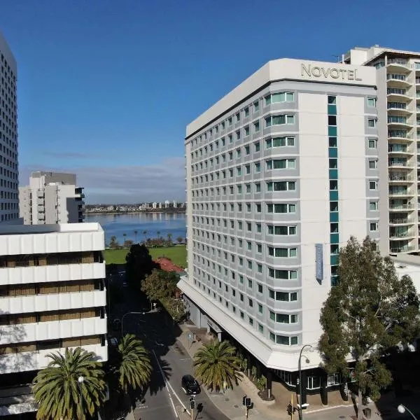 Novotel Perth Langley, hotell i Perth