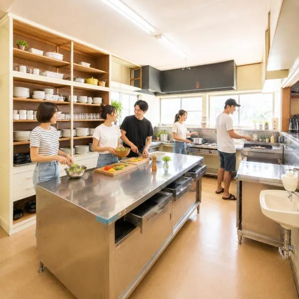 Max 28 ppl, 24 beds, 2 futons, BBQ & Darts & Karaoke, 2 parking, Hotel in Yuzawa