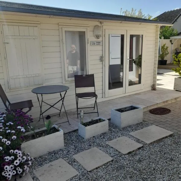 Le Chalet, hotel v destinaci Ouistreham