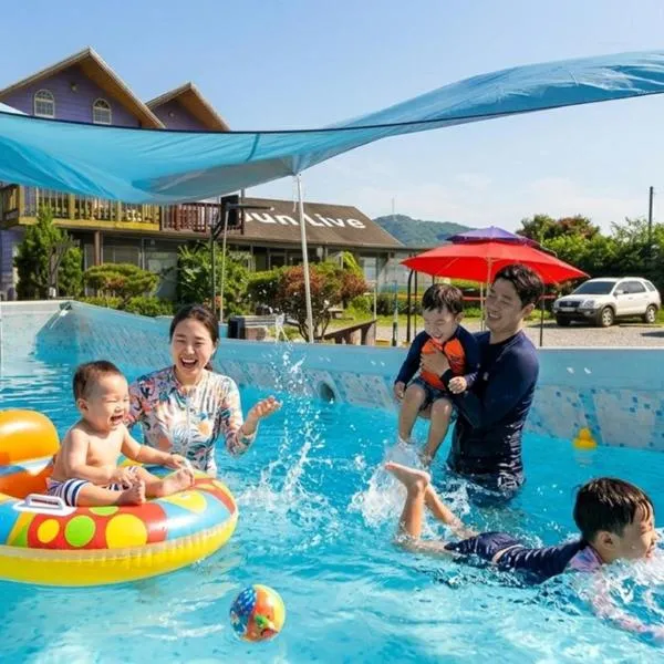 Jun Live Pension in Gangwha, hotell i Incheon