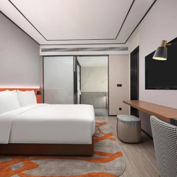 Hilton Garden Inn Luoyang Kaiyuan Avenue, хотел в Луоян