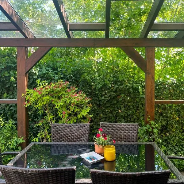 Bright 4 bedroom House with living room and work place Warsaw โรงแรมในวอร์ซอ