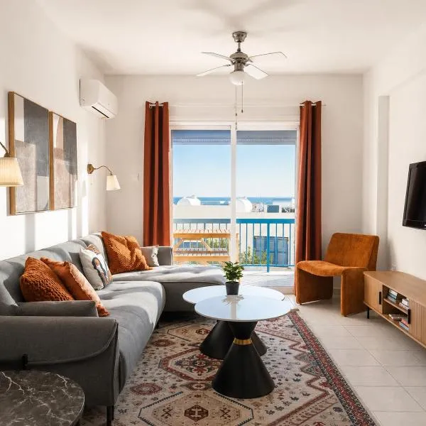 2 BR, Sea View, Balcony, Pool, Near Beach - Casa Terracotta, ξενοδοχείο στη Χλώρακα