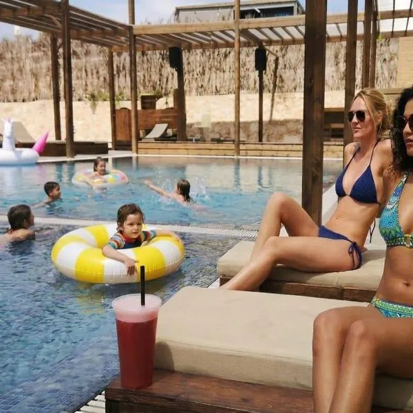 DUNIA Desert Suites, hotel v destinaci Micpe Ramon