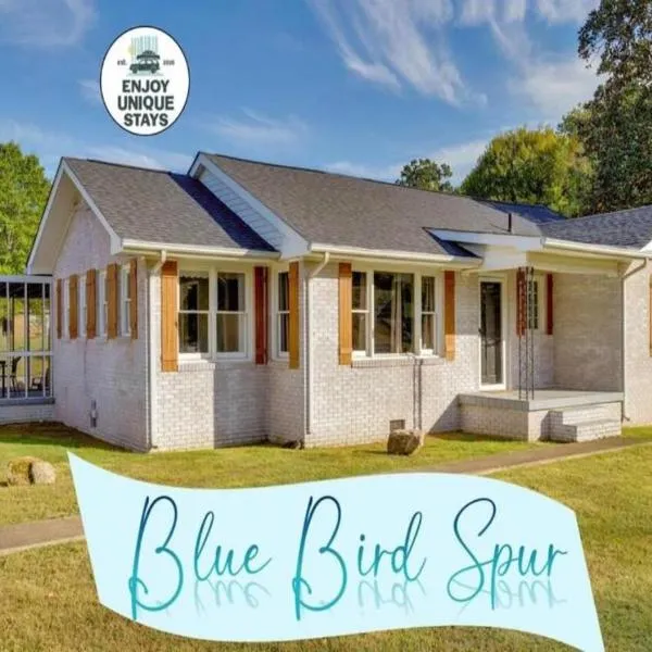 Blue Bird Spur Outdoor dinning fire pit & games, hotel en Rossville